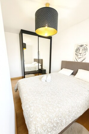 Bügeleisen/Bügelbrett, Bettwäsche