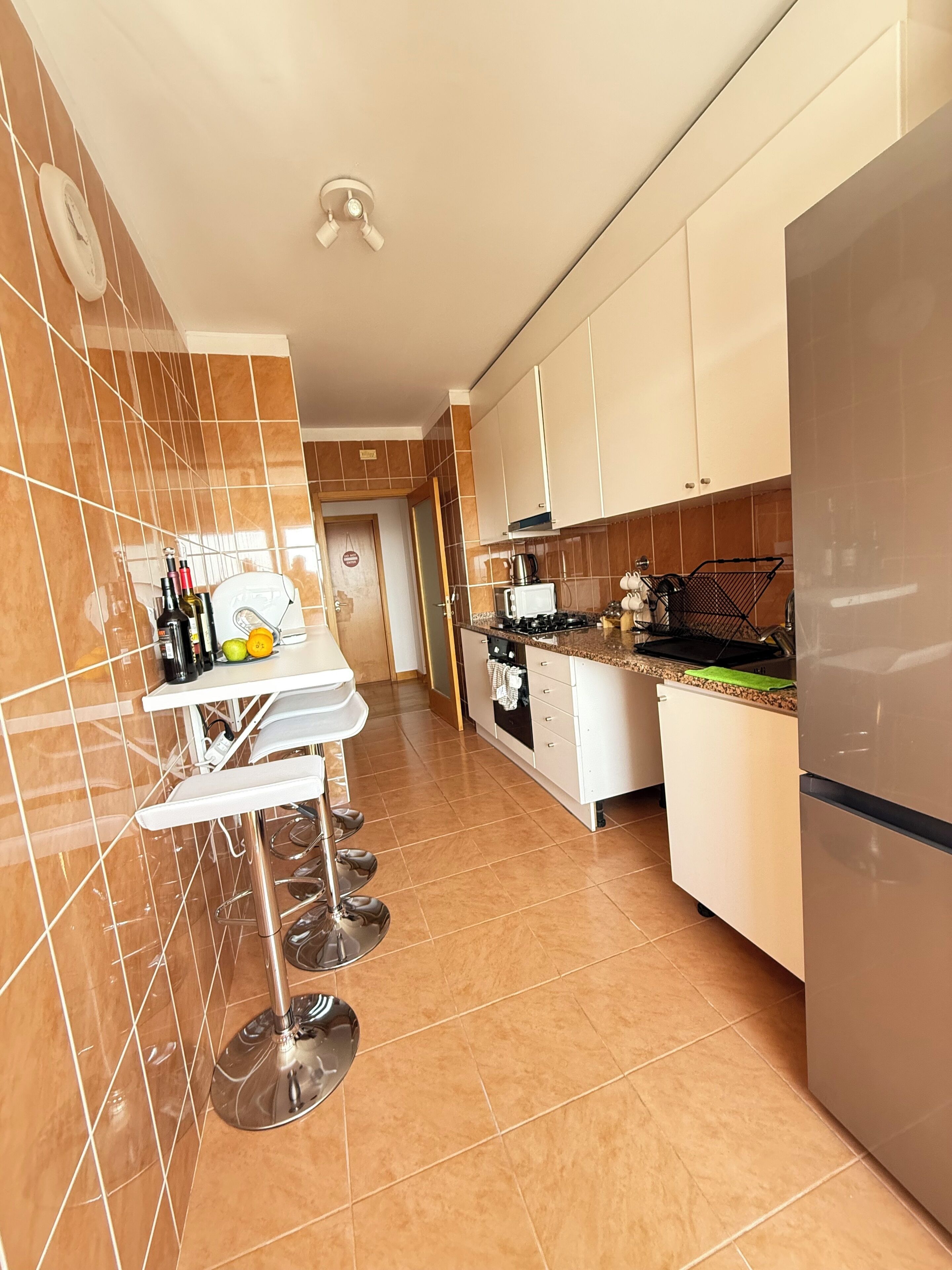 Micro-ondes, four, plaque de cuisson