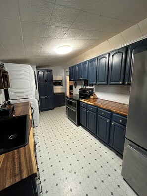 Mikrowelle, Ofen, Herdplatte, Geschirrspüler