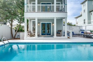 A heated pool - Our Seaside 4 BR Seagrove, HEATED Pool, bikes and 5 min to the beach (Santa Rosa Beach)