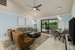 TV - Cool Desert Oasis - Pools, Views & Relaxation - Fully Renovated! (Palm Desert)