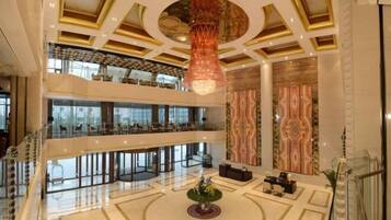 المنشأة من الداخل