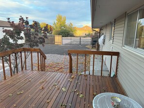 Terrace/patio - 3-bedroom house in Pueblo West amazing quiet golf course community location (Pueblo West)