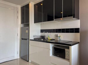 Fridge, microwave, coffee/tea maker, electric kettle