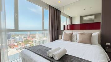 1 bedroom, desk, free WiFi, bed sheets