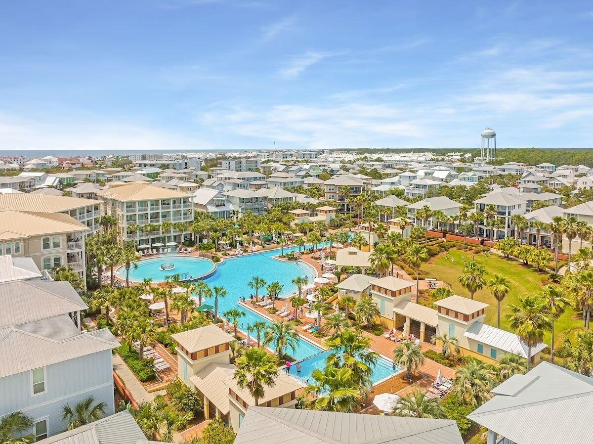 حمّام سباحة مُدفَّأ