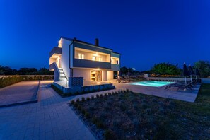 House | Exterior - Villa With Pool and Sauna in Galovac (Galovac)