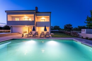House | Pool | Indoor pool, outdoor pool - Villa With Pool and Sauna in Galovac (Galovac)