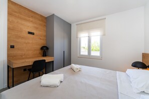 House | 5 bedrooms, iron/ironing board - Villa With Pool and Sauna in Galovac (Galovac)