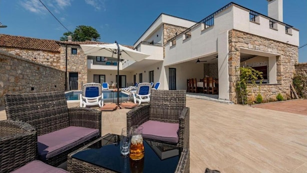 House | Outdoor dining - Villa Near Zadar for 10 Guests (Sveti Filip i Jakov)