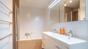 Apartment | Bathroom