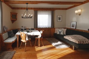 House | Dining - Holiday Home With Panoramic Views (Tulfes)