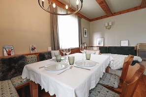 House | Tempat makan