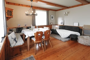 House | Tempat makan