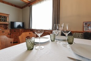 House | Dining - Holiday Home With Panoramic Views (Tulfes)