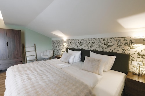 Alpenchalet Berggold - Holiday Home With Panoramic Views