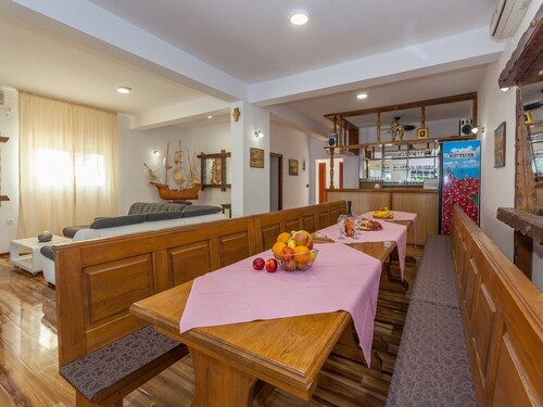 MY Dalmatia - Seaside Villa Marin