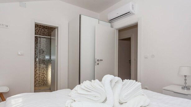 House | 7 bilik tidur, seterika/papan seterika 