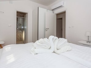 Unclassified image, 4 of 46, button - Villa Near Zadar for 16 Guests (Sveti Filip i Jakov)
