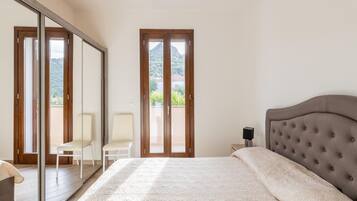 LÀgenhet | 2 sovrum, unika möbler och sÀngklÀder