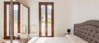 Air-conditioned Apartment With Private Parking