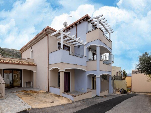 Apartment | Exterior - Air-conditioned Apartment With Private Parking (Badesi)