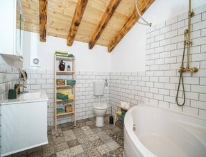 Villa | Bathroom - Rustic Villa With Pool Near Krka Park (Stankovci)