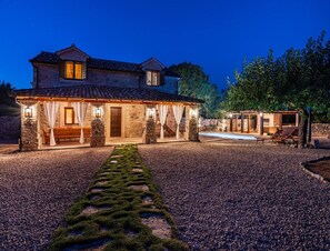 Exterior - Rustic Villa With Pool Near Krka Park (Stankovci)