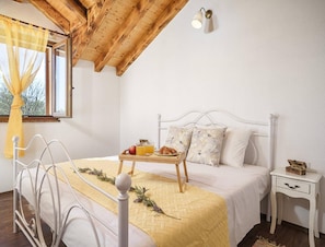 Room - Rustic Villa With Pool Near Krka Park (Stankovci)