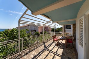 House | Balcony - Villa With Infinity Pool, spa (Jasenice)