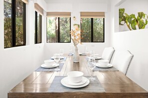 Dining - Modern Fully Remodeled 3 Bedroom Gem with a Hot Tub and Close to Everything (Sedona)