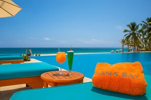 Pool - Luxury Penthouse at Hard Rock Cana Bay Beach Club (Punta Cana)