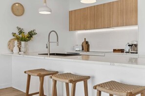Frigorifero, microonde, forno, lavastoviglie