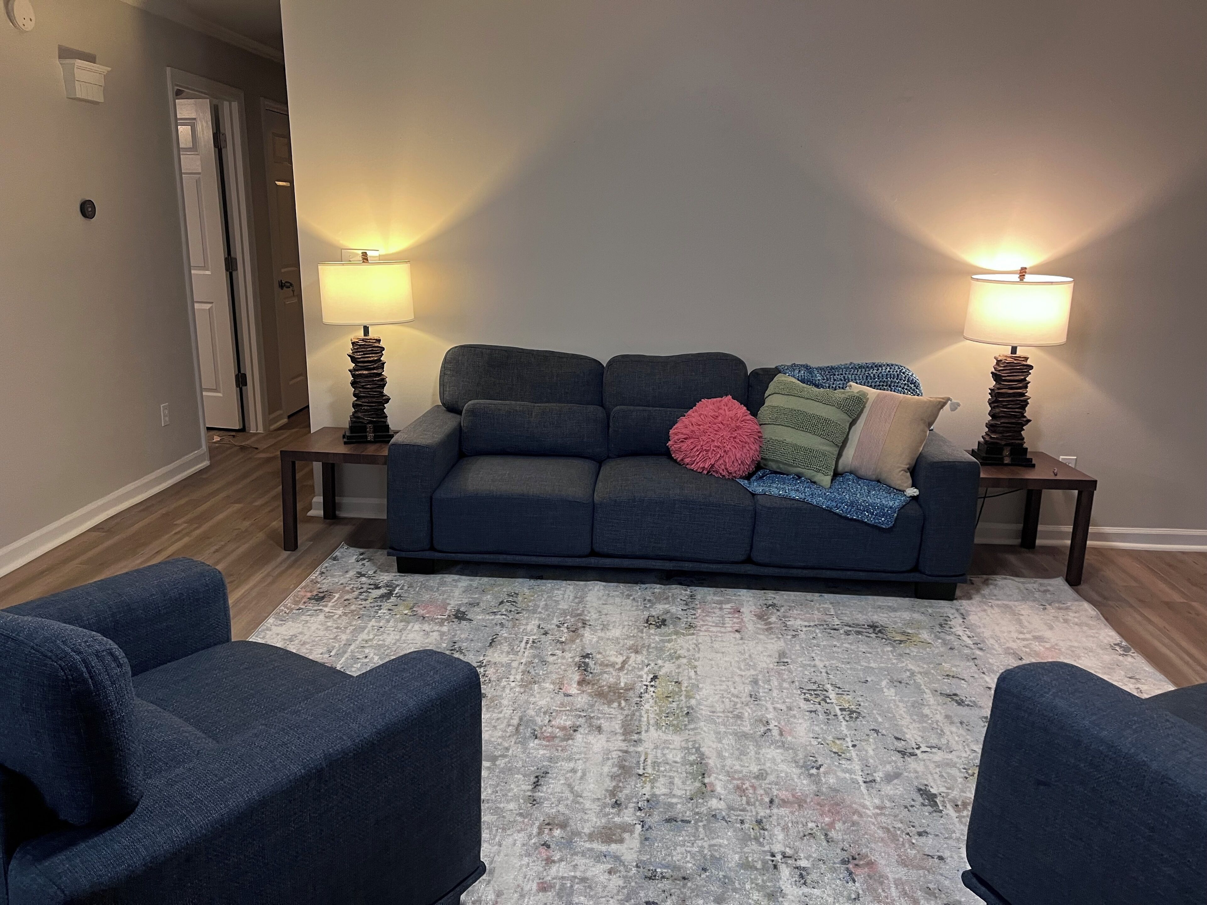 Televisión y chimenea 