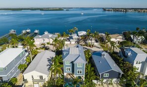 Exterior - Beautiful Home with Bay Views, Hot tub, Pool! (Bradenton Beach)