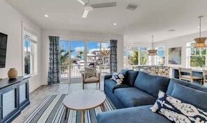 Living area - Beautiful Home with Bay Views, Hot tub, Pool! (Bradenton Beach)