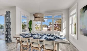 Dining - Beautiful Home with Bay Views, Hot tub, Pool! (Bradenton Beach)