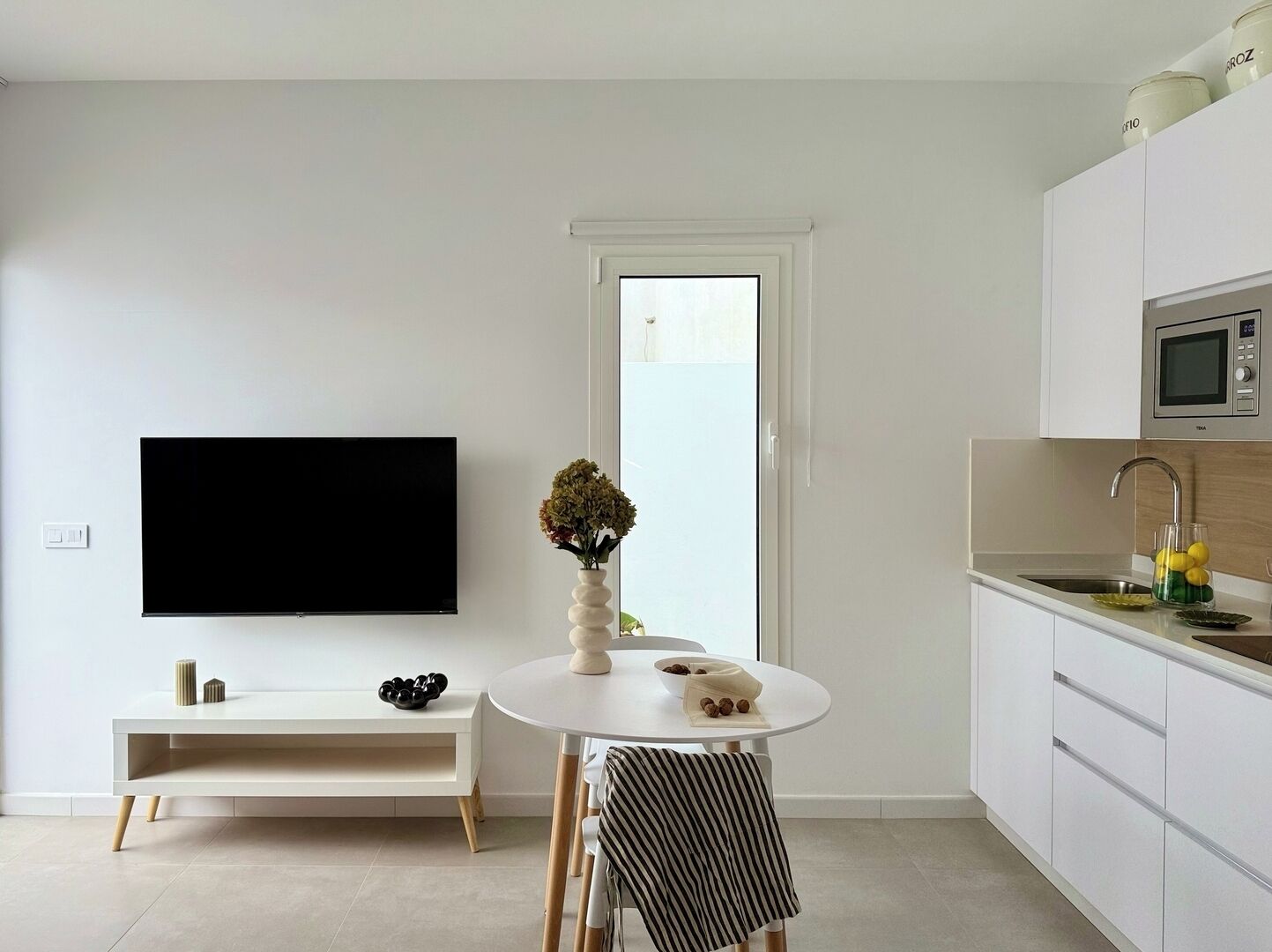 Fridge, microwave, coffee/tea maker, toaster