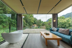 Pengering rambut dan handuk