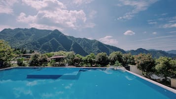 Seasonal outdoor pool