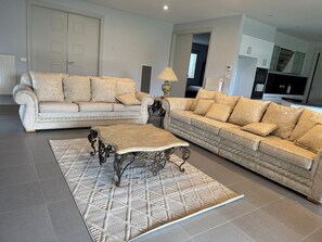 TV - ALAAYA HOME (Wallan)