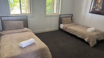 5 Schlafzimmer, Bügeleisen/Bügelbrett, WLAN, Bettwäsche