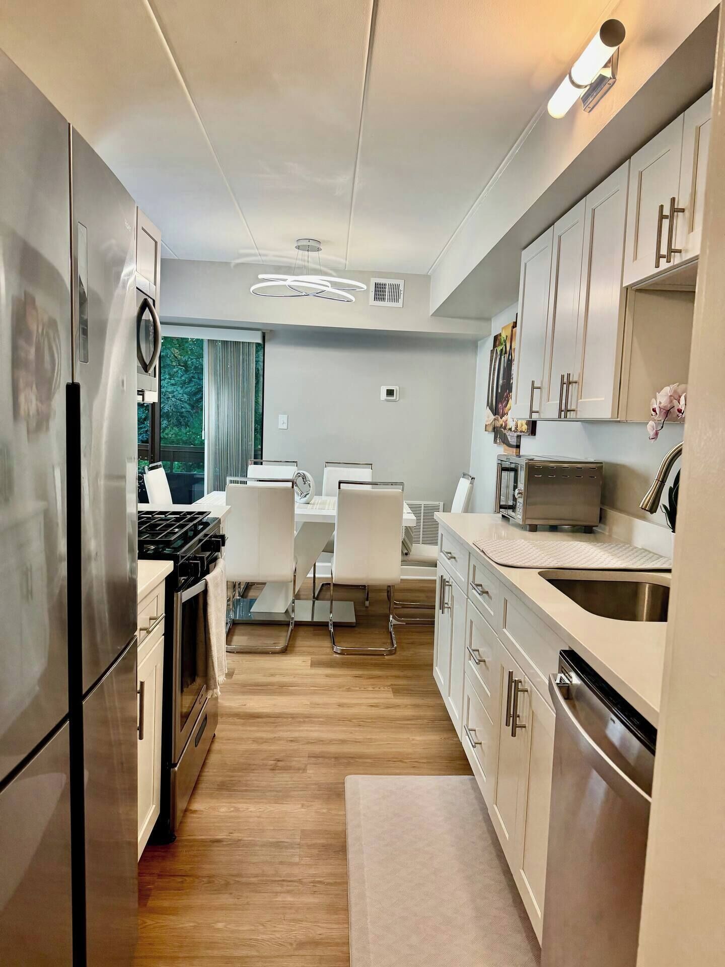 Mikroaaltouuni, uuni, liesi, astianpesukone