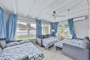 3 habitaciones, tabla de planchar con plancha y cuna de viaje 