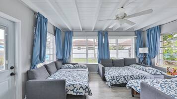 3 bedrooms, iron/ironing board, travel cot, free WiFi