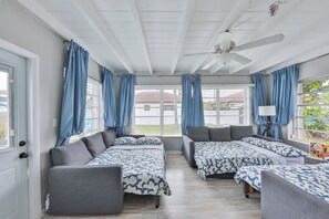 3 bedrooms, iron/ironing board, travel cot, free WiFi