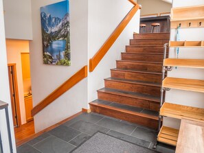 Interior - EV Charger / Central Heat / 2 Car Garage / Park 4 Cars / Hot Tub Nearby / Hike! (Mammoth Lakes)