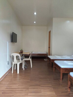 Room, 1 Bedroom, Accessible, Garden View | Room amenity