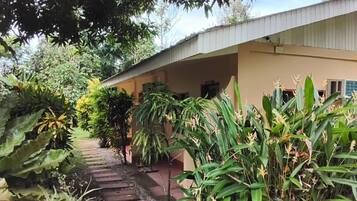 Chambre, 1 chambre, accessible aux personnes à mobilité réduite, vue jardin | Jardin