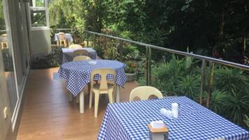 Kamar, 1 kamar tidur, balkon, pemandangan kebun | Balkon